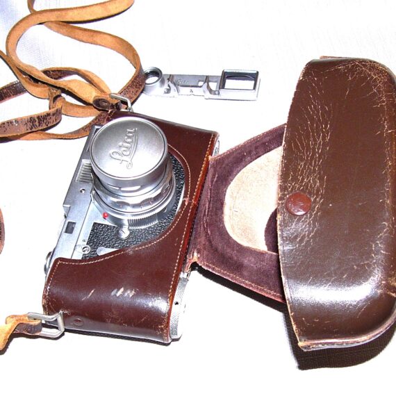 Leica M2 chrome camera (1694) Ex++ With Leica 50/2 Summicron Dual Range (1959) with eyes, cap, case Ex++, Nice Set