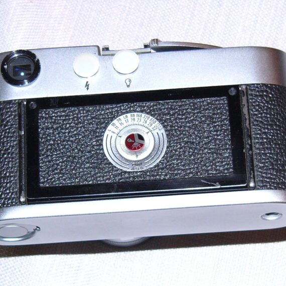 Leica M2 chrome camera (1694) Ex++ With Leica 50/2 Summicron Dual Range (1959) with eyes, cap, case Ex++, Nice Set