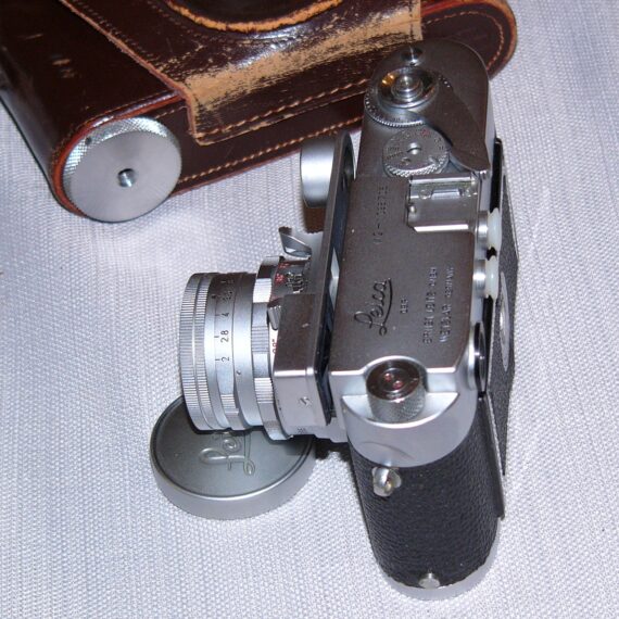 Leica M2 chrome camera (1694) Ex++ With Leica 50/2 Summicron Dual Range (1959) with eyes, cap, case Ex++, Nice Set