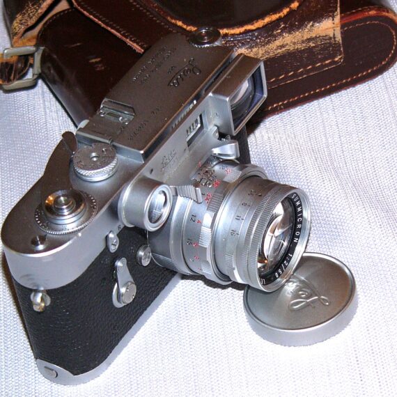 Leica M2 chrome camera (1694) Ex++ With Leica 50/2 Summicron Dual Range (1959) with eyes, cap, case Ex++, Nice Set