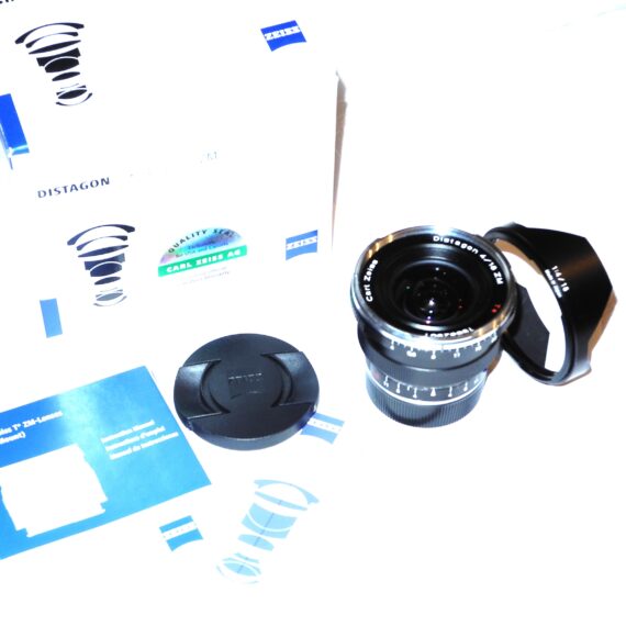Zeiss 18mm F/4 ZM Distagon T* Lens Leica M Mount with box, metal hood, caps, cards  Mint/LN- / Free shipping (USA)