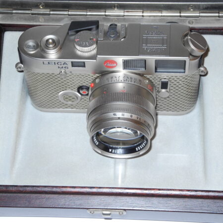 Leica M6 platinum "150 Jahre Photographie" Set Sold with Leica 50/1,4 Summilux-M with Original box in presentation box, papers, hood,caps Mint/- Free Shipping
