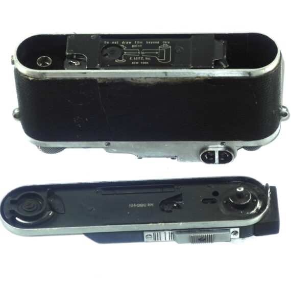 Leica IIIc camera (1941-42) with Leitz NY flash base plate with matching number, unusual camera and base plate set Ex+