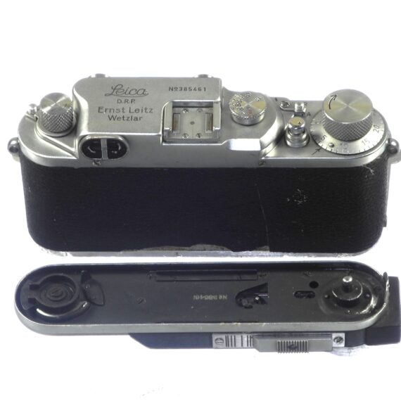 Leica IIIc camera (1941-42) with Leitz NY flash base plate with matching number, unusual camera and base plate set Ex+