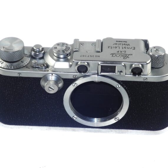 Leica IIIa Post War chrome camera (circa 1948-50) Ex++/Mint-