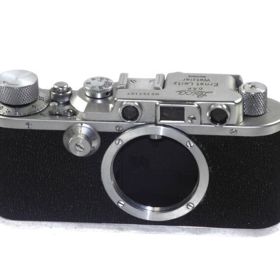 Leica IIIa Post War chrome camera (circa 1948-50) Ex++/Mint-