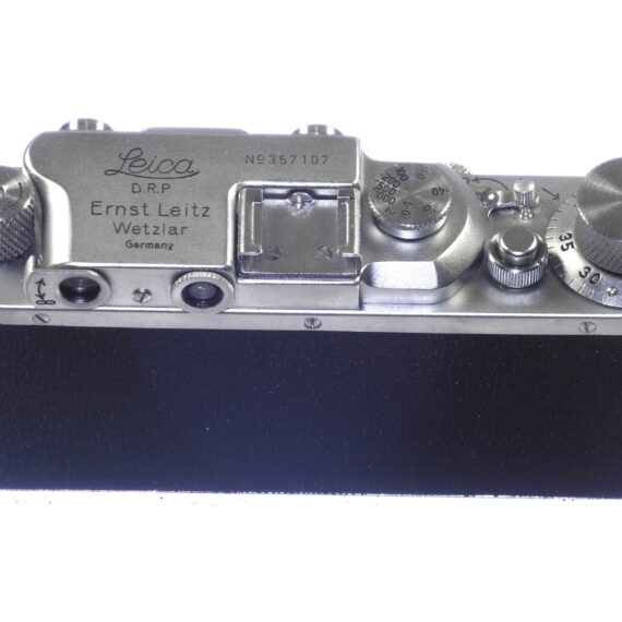 Leica IIIa Post War chrome camera (circa 1948-50) Ex++/Mint-