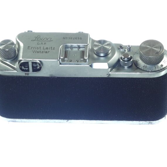 Leica IIIC chrome camera (circa 1940) Ex+