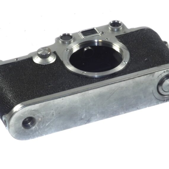 Leica IIIC chrome camera (circa 1940) Ex+