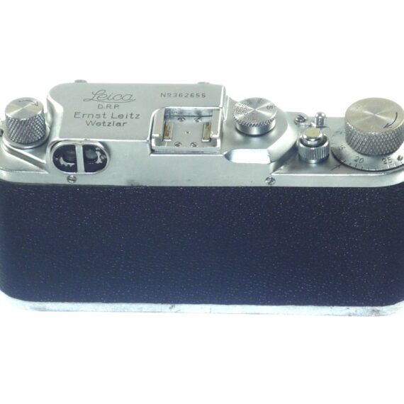 Leica IIIC chrome camera (circa 1940) Ex+