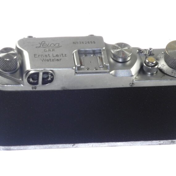 Leica IIIC chrome camera (circa 1940) Ex+