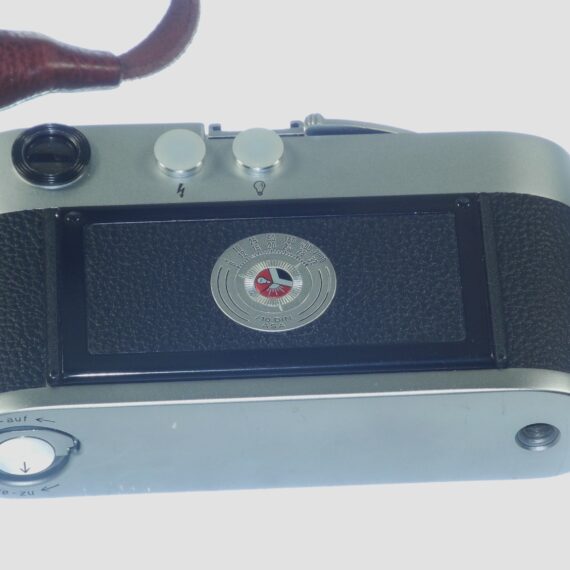 Leica M3 chrome camera (1962) Sold with 3 x Leica lenses (50-90-135mm), Leica hoods, caps, red leather strap and system case Ex++ / Free Shipping