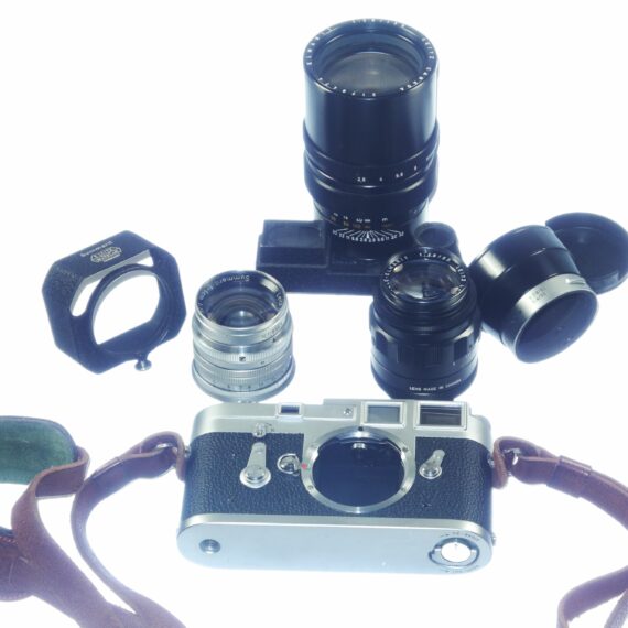 Leica M3 chrome camera (1962) Sold with 3 x Leica lenses (50-90-135mm), Leica hoods, caps, red leather strap and system case Ex++ / Free Shipping