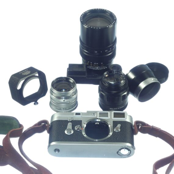 Leica M3 chrome camera (1962) Sold with 3 x Leica lenses (50-90-135mm), Leica hoods, caps, red leather strap and system case Ex++ / Free Shipping