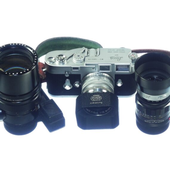 Leica M3 chrome camera (1962) Sold with 3 x Leica lenses (50-90-135mm), Leica hoods, caps, red leather strap and system case Ex++ / Free Shipping