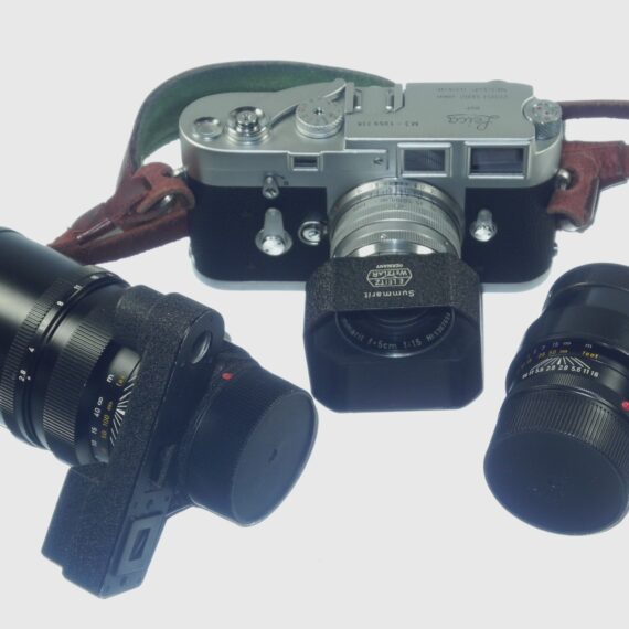 Leica M3 chrome camera (1962) Sold with 3 x Leica lenses (50-90-135mm), Leica hoods, caps, red leather strap and system case Ex++ / Free Shipping