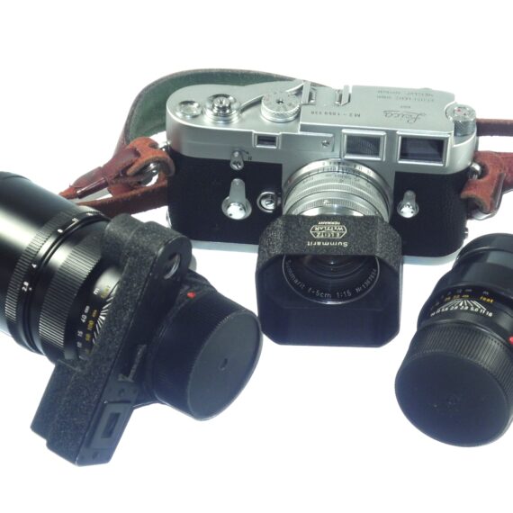 Leica M3 chrome camera (1962) Sold with 3 x Leica lenses (50-90-135mm), Leica hoods, caps, red leather strap and system case Ex++ / Free Shipping