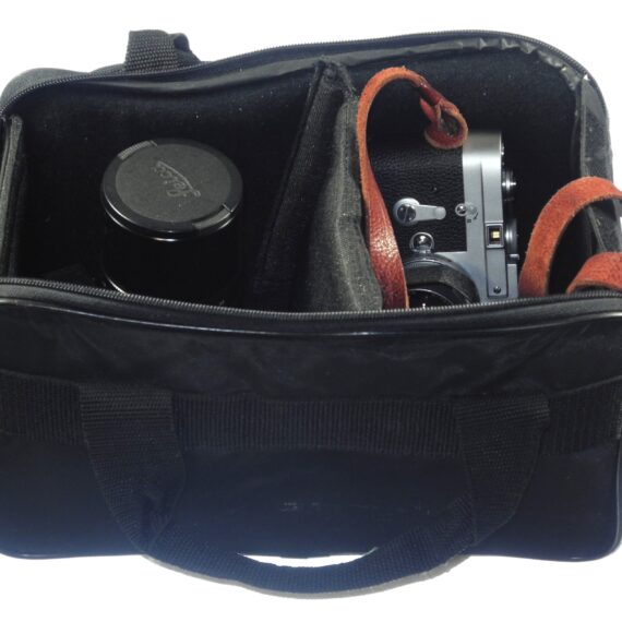 Leica M3 chrome camera (1962) Sold with 3 x Leica lenses (50-90-135mm), Leica hoods, caps, red leather strap and system case Ex++ / Free Shipping