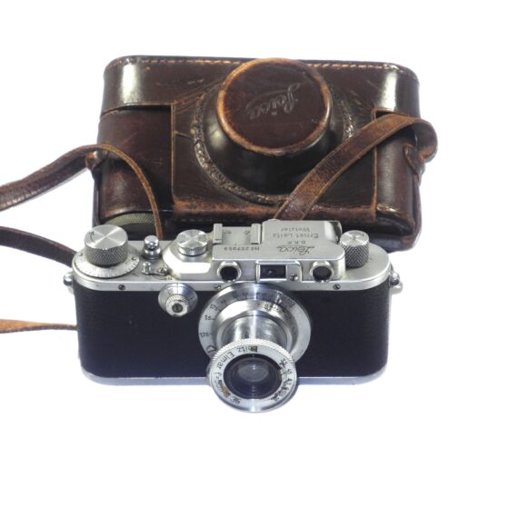 Leica IIIa camera circa 1937 Sold with Leica 50/3,5 collapsible Elmar lens with original Leica leather case Ex+/++ / Free Shipping