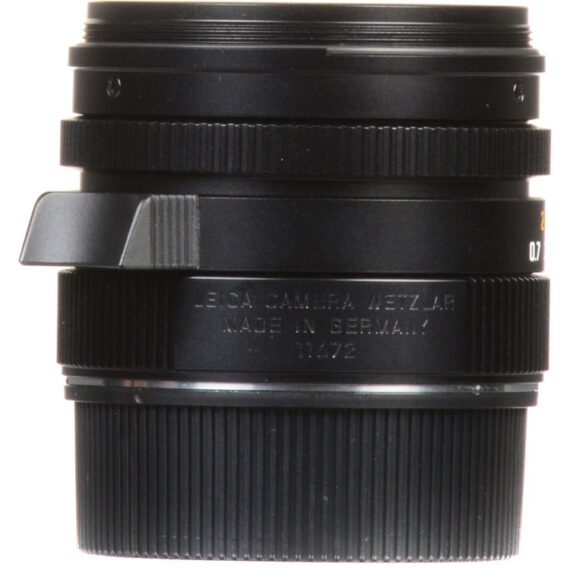 Leica 28mm f/2 Summicron-M ASPH. Lens Cat #11672 sold with box,case,hood,caps Mint/- / free shipping