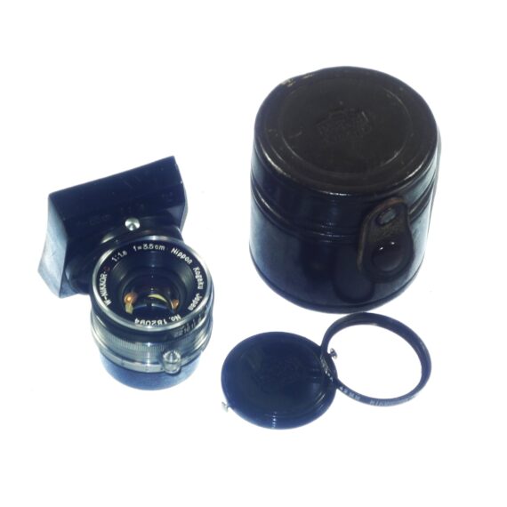 Nikon 3,5cm f1,8 W-Nikkor-C Screw mount "Nippon-Kogaku" rare lens with very uncommon-rare original Nikon lens hood, caps and leather case Mint- / Call or email for more info