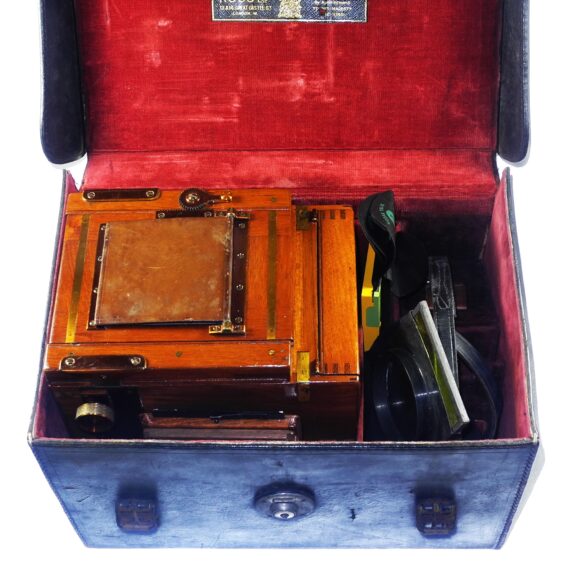 Ross Wooden camera with Ross London 6 1/2 in XPRES F4,5 Lens w/backs,cap, Ross original case, working complete camera in Ex++condition / free shipping