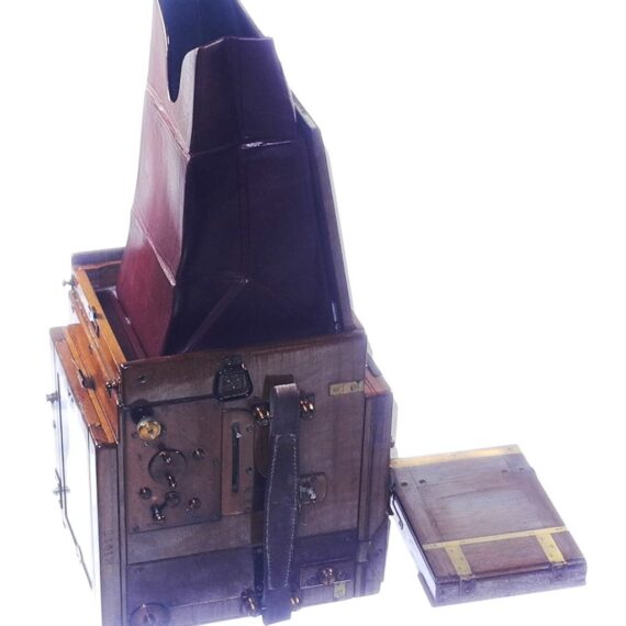 Ross Wooden camera with Ross London 6 1/2 in XPRES F4,5 Lens w/backs,cap, Ross original case, working complete camera in Ex++condition / free shipping