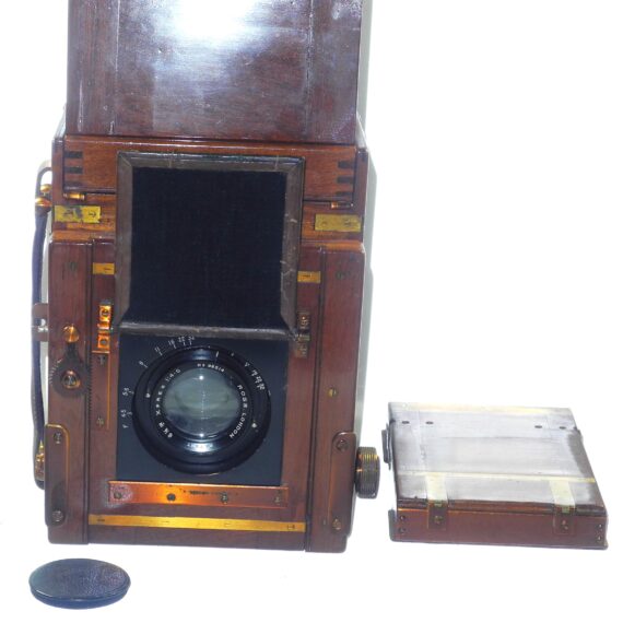 Ross Wooden camera with Ross London 6 1/2 in XPRES F4,5 Lens w/backs,cap, Ross original case, working complete camera in Ex++condition / free shipping