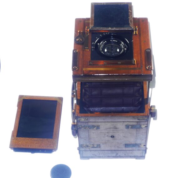 Ross Wooden camera with Ross London 6 1/2 in XPRES F4,5 Lens w/backs,cap, Ross original case, working complete camera in Ex++condition / free shipping