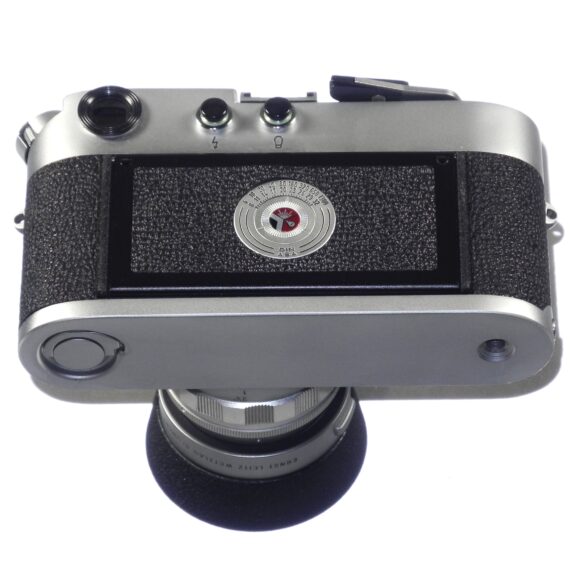 Leica M4 silver chrome camera with Leica 50/1,4 Summilux chrome "Wetzlar" lens sold with hood,caps, cases Mint/- set