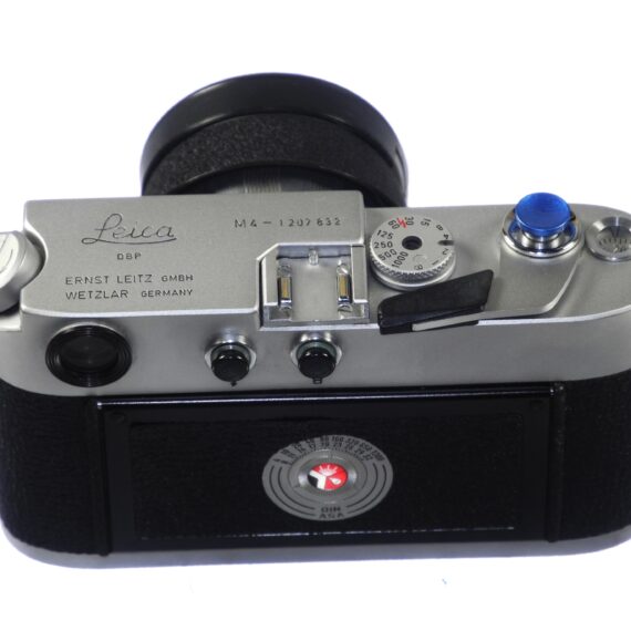 Leica M4 silver chrome camera with Leica 50/1,4 Summilux chrome "Wetzlar" lens sold with hood,caps, cases Mint/- set