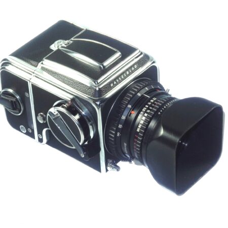 Hasselblad 500CM Camera set with Hasselblad 80/2,8 Planar T* black w/A12 film back, hood, filter Mint- / Free Shipping