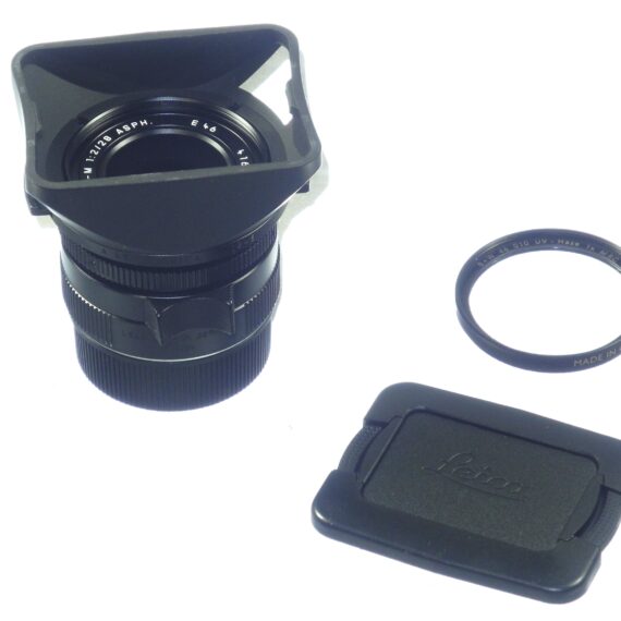 Leica Summicron-M 28mm f/2 ASPH. Lens Cat # 11604 (Made in Germany) Sold with: hood, caps, UV filter , leather lens case Mint-