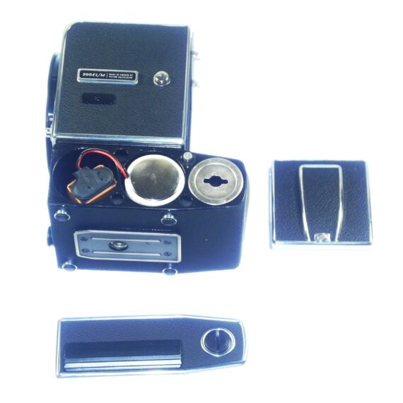 Hasselblad 500EL/M Chrome Camera W/original box, strap, cap, cable, manual- latest battery Mint- / Free Shipping