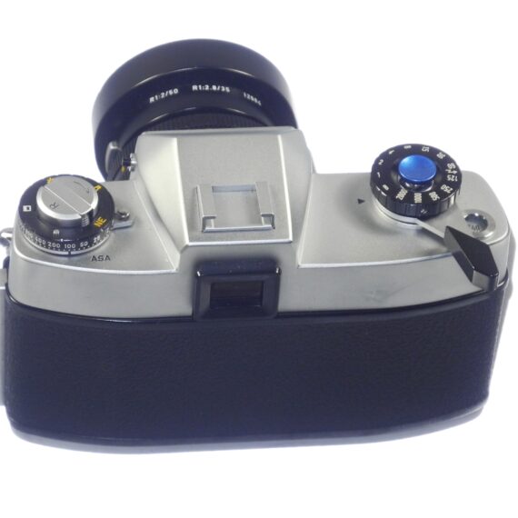 Leicaflex SL chrome camera with 50/2 Summicron-R lens, hood & case Mint- / Free Shipping