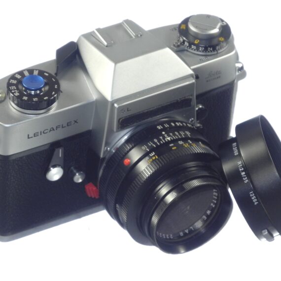 Leicaflex SL chrome camera with 50/2 Summicron-R lens, hood & case Mint- / Free Shipping