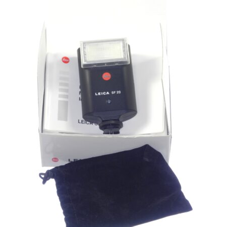 Leica SF20 Flash Cat #14414 sold with Leica box, case, Leica manual Mint-