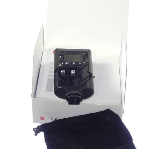 Leica SF20 Flash Cat #14414 sold with Leica box, case, Leica manual Mint-