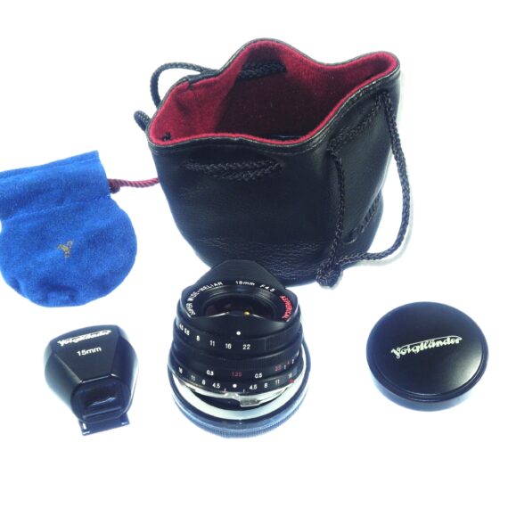 VOIGTLANDER 15MM F4.5,Super Wide-Heliar Black Aspherical lens with caps and SM to M adapt & 15mm finder Mint-