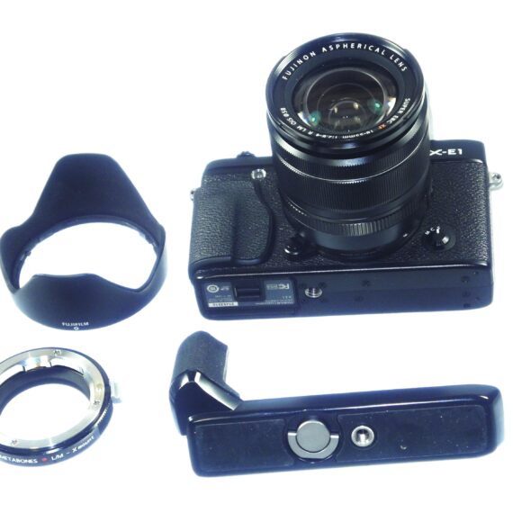 FUJIFILM X-E1, BLACK  16.3 MP Camera Sold with FUJINON XF 18-55MM F2.8-4 R LM OIOS, BLACK (WITH ORIGINAL Boxes) Grip & X to M adapt. M- / Free shipping