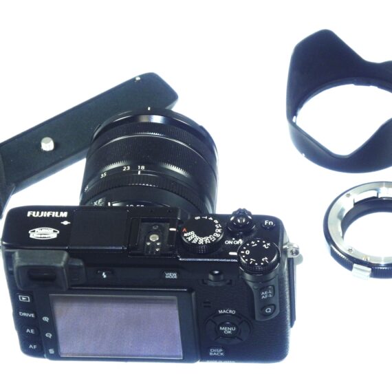 FUJIFILM X-E1, BLACK  16.3 MP Camera Sold with FUJINON XF 18-55MM F2.8-4 R LM OIOS, BLACK (WITH ORIGINAL Boxes) Grip & X to M adapt. M- / Free shipping