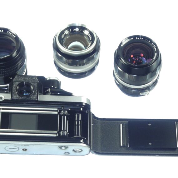 Nikon F2 Chrome (Circa 1972) + 50mm f/1.4 Nikkor‑S Auto + 28mm f/2 Nikkor‑N Auto + 105mm f/2.5 Nikkor — EX++ / Mint‑ Nice Vintage Outfit / Free Shipping