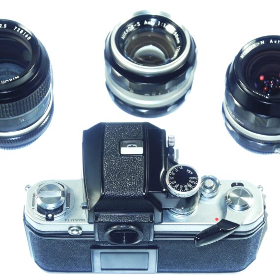 Nikon F2 Chrome (Circa 1972) + 50mm f/1.4 Nikkor‑S Auto + 28mm f/2 Nikkor‑N Auto + 105mm f/2.5 Nikkor — EX++ / Mint‑ Nice Vintage Outfit / Free Shipping