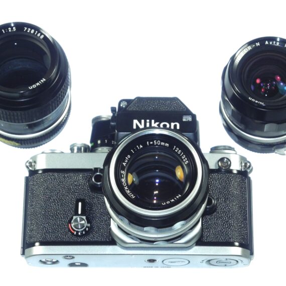 Nikon F2 Chrome (Circa 1972) + 50mm f/1.4 Nikkor‑S Auto + 28mm f/2 Nikkor‑N Auto + 105mm f/2.5 Nikkor — EX++ / Mint‑ Nice Vintage Outfit / Free Shipping