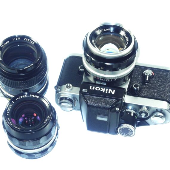 Nikon F2 Chrome (Circa 1972) + 50mm f/1.4 Nikkor‑S Auto + 28mm f/2 Nikkor‑N Auto + 105mm f/2.5 Nikkor — EX++ / Mint‑ Nice Vintage Outfit / Free Shipping